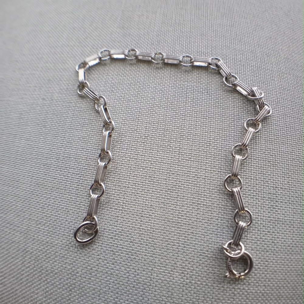 Elegant Silver Chain Bracelet